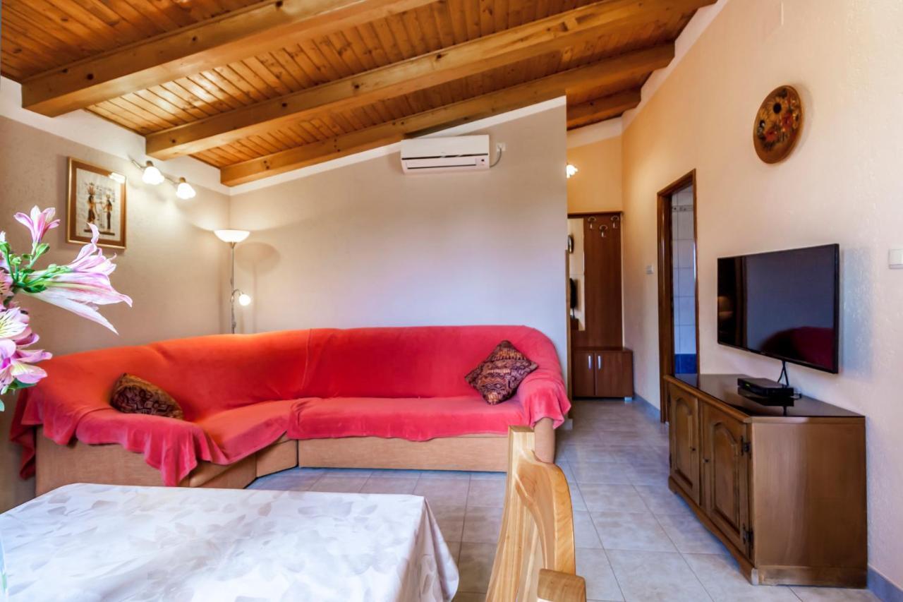 Holiday Home Lana Лабин Экстерьер фото